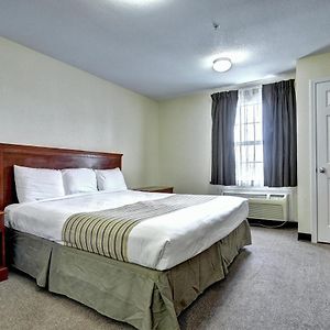 King Room Accessible or Non-Smoking